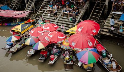 Amphawa Floating Market in Bangkok