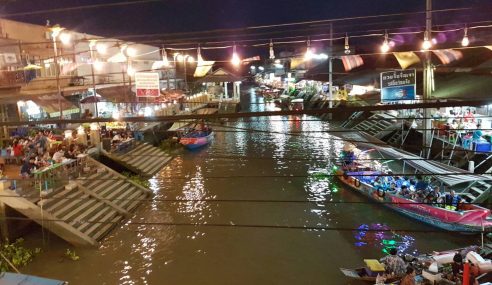Amphawa Floating Market in Bangkok