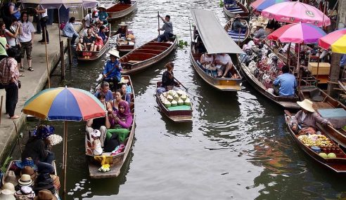 The Origin of Floating Markets in Thailand – The Story of the Drifting Boutiques in the Country