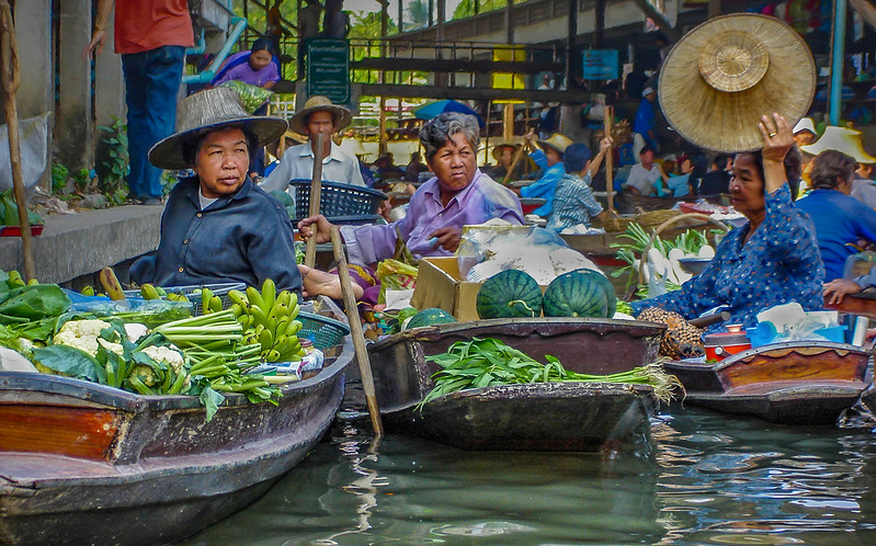 saduak floating market