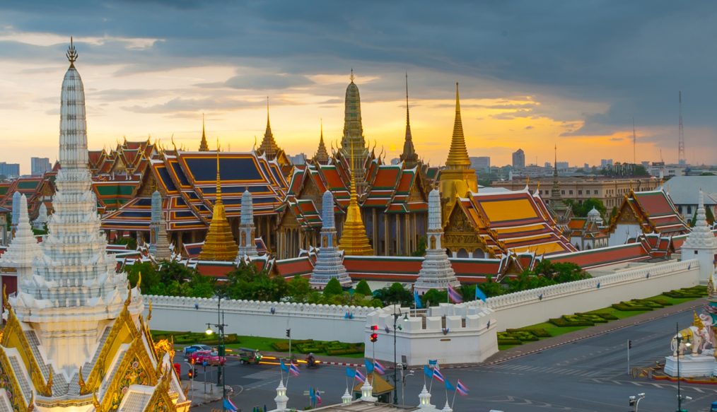 The Best Places to Marvel – Magnificent Wat Arun