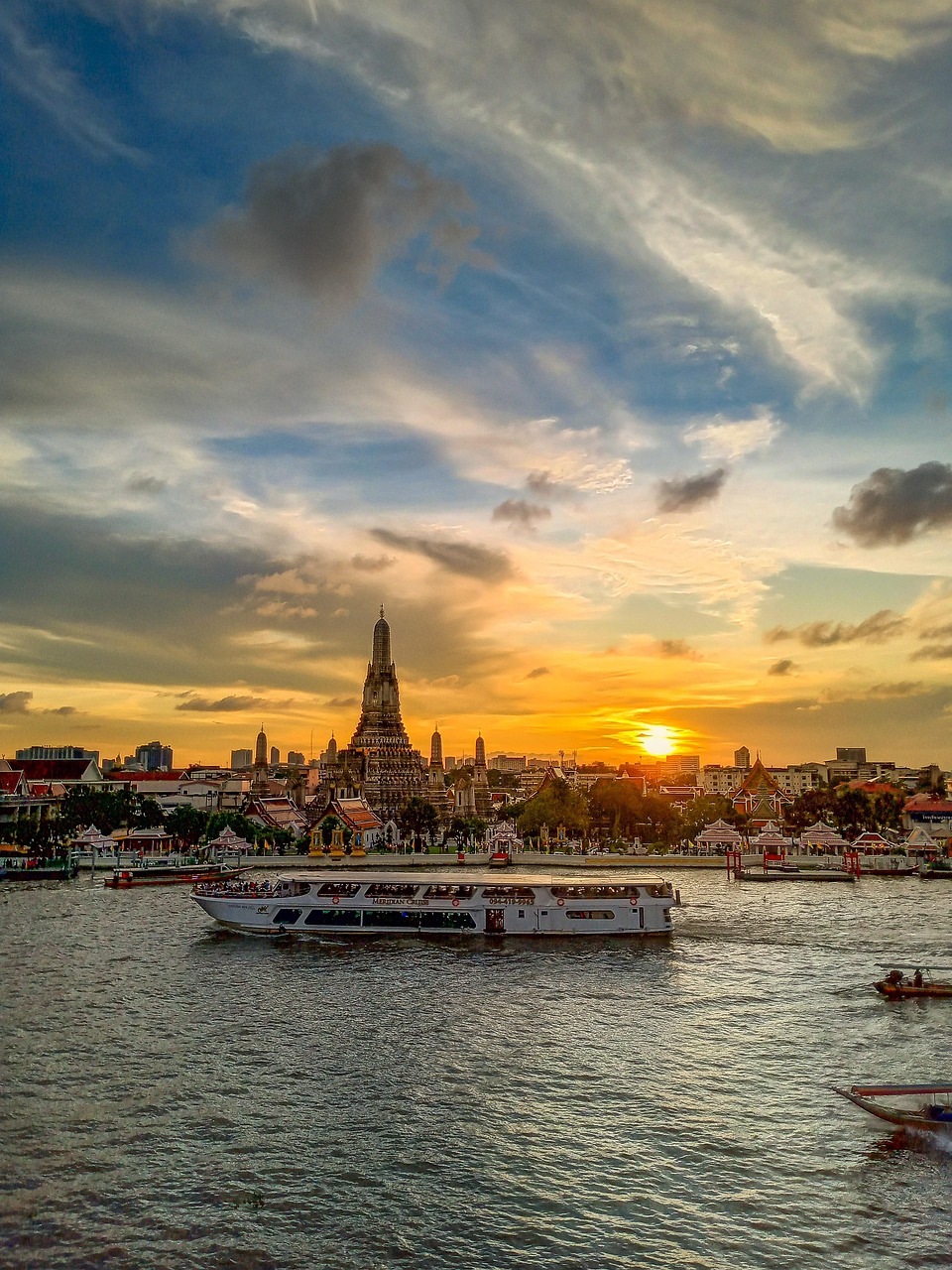 Exploring Bangkok’s Chao Phraya: Top Sightseeing Spots