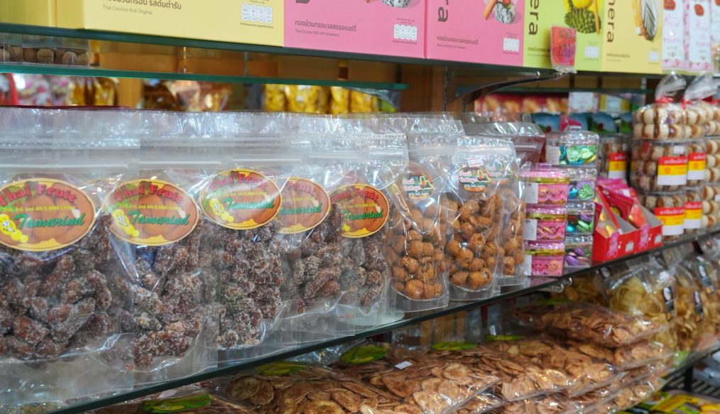 Souvenir Hunting in Bangkok: Top Picks for a Touch of Thai Tradition & Culture