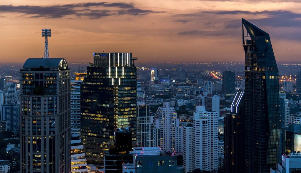 Capturing Bangkok After Dark: Night Photography Tips Along the Riverside